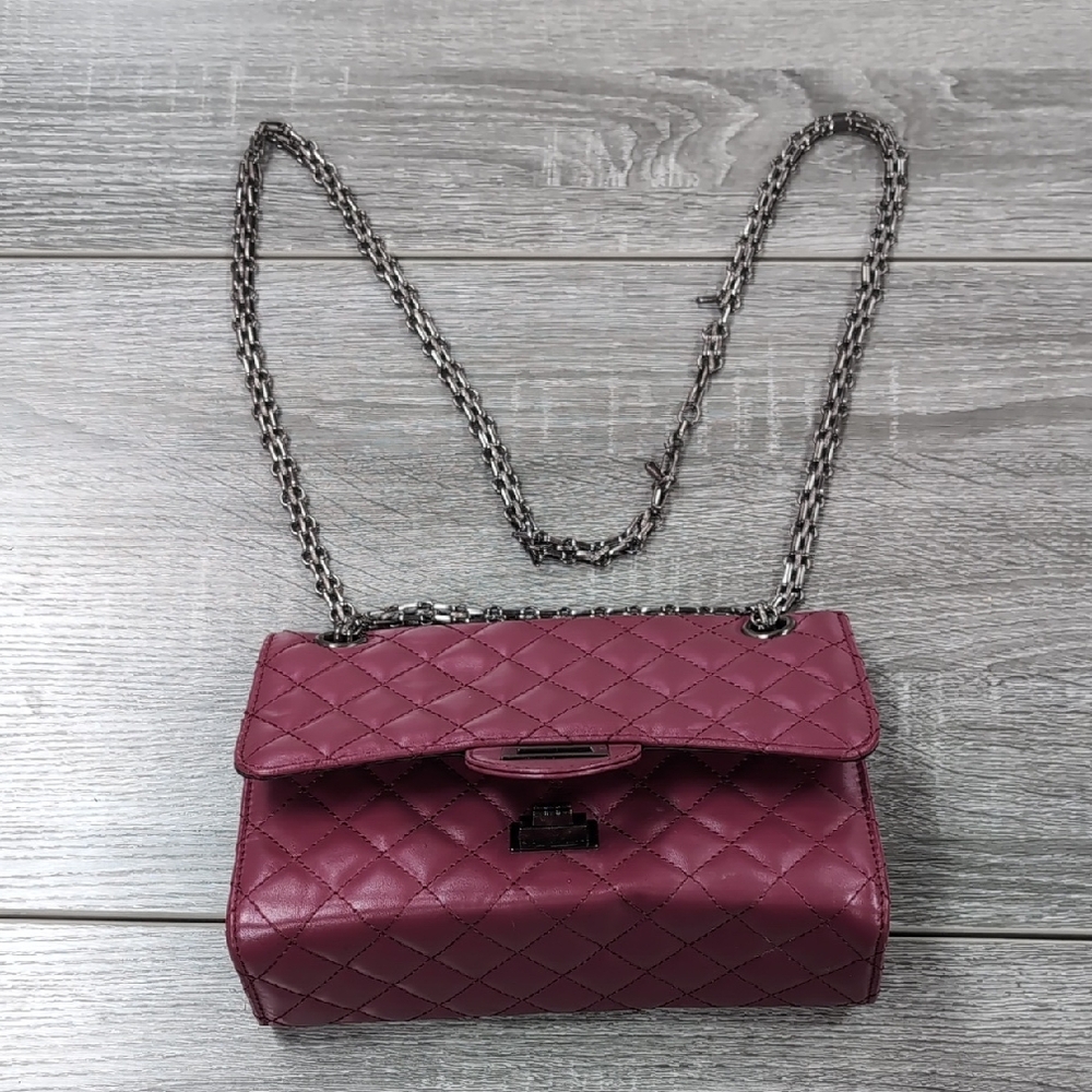 Elegant Quilted Shoulder Bag in Deep Burgundy